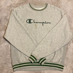 L Champion sweater